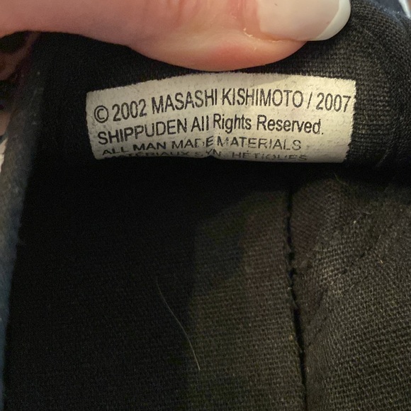 2007 Hot Topic Naruto Shippuden Low Top Sneakers white & black GUC size 7 - Picture 8 of 8